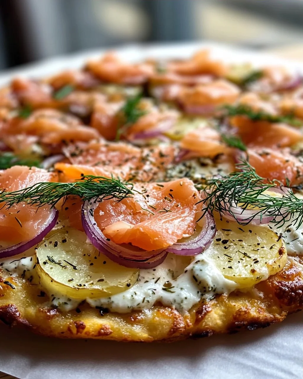 Rauchlachs Kartoffelpizza: Schnell, Cremig & Unwiderstehlich!