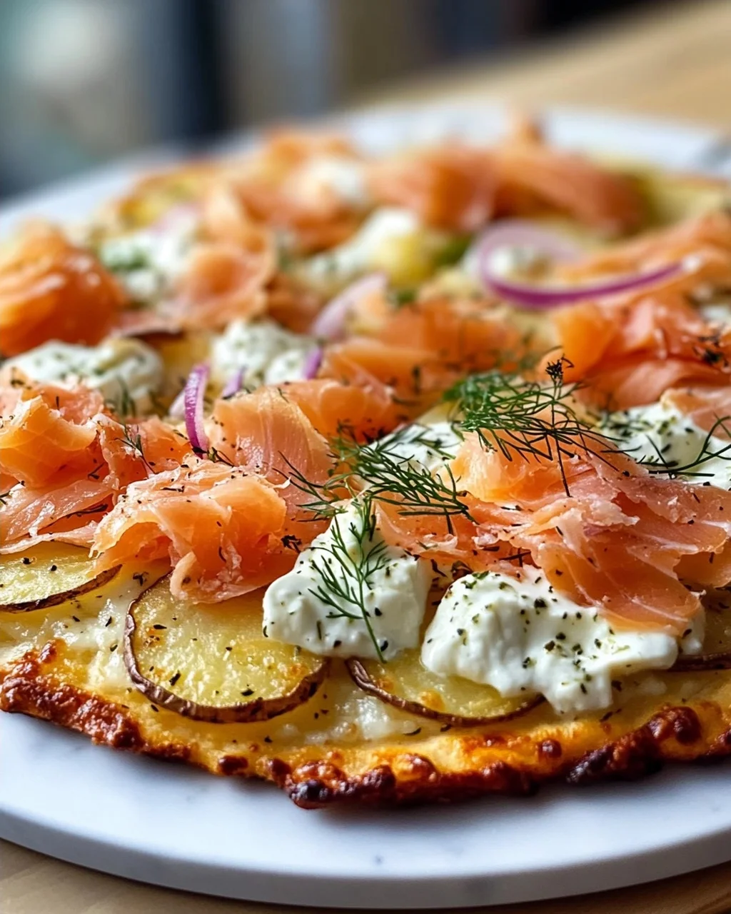 Rauchlachs Kartoffelpizza: Schnell, Cremig & Unwiderstehlich!