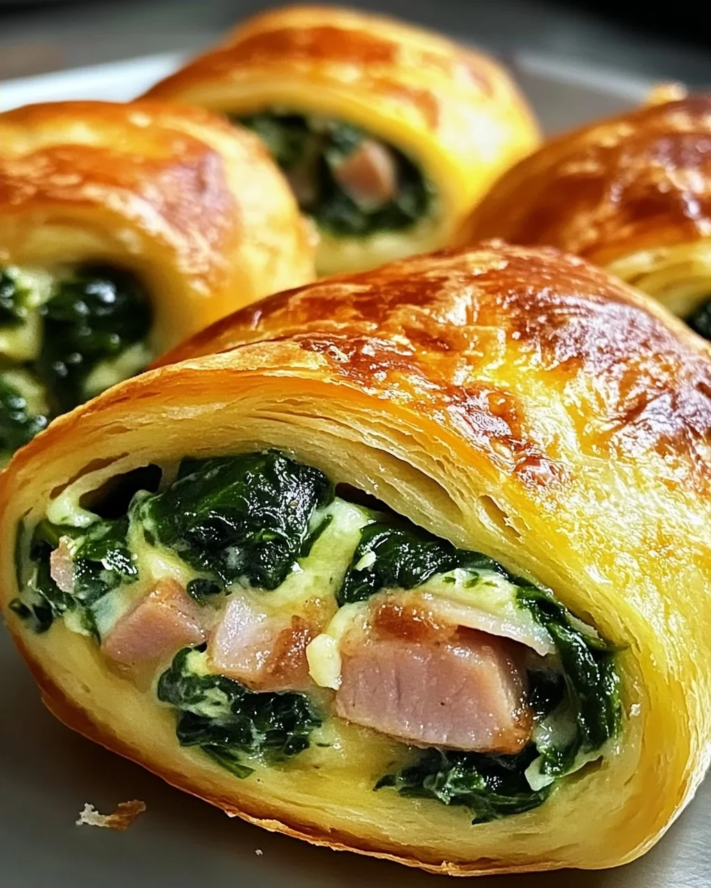 Spinat Schinken Frühstücksrollen für einen perfekten Start