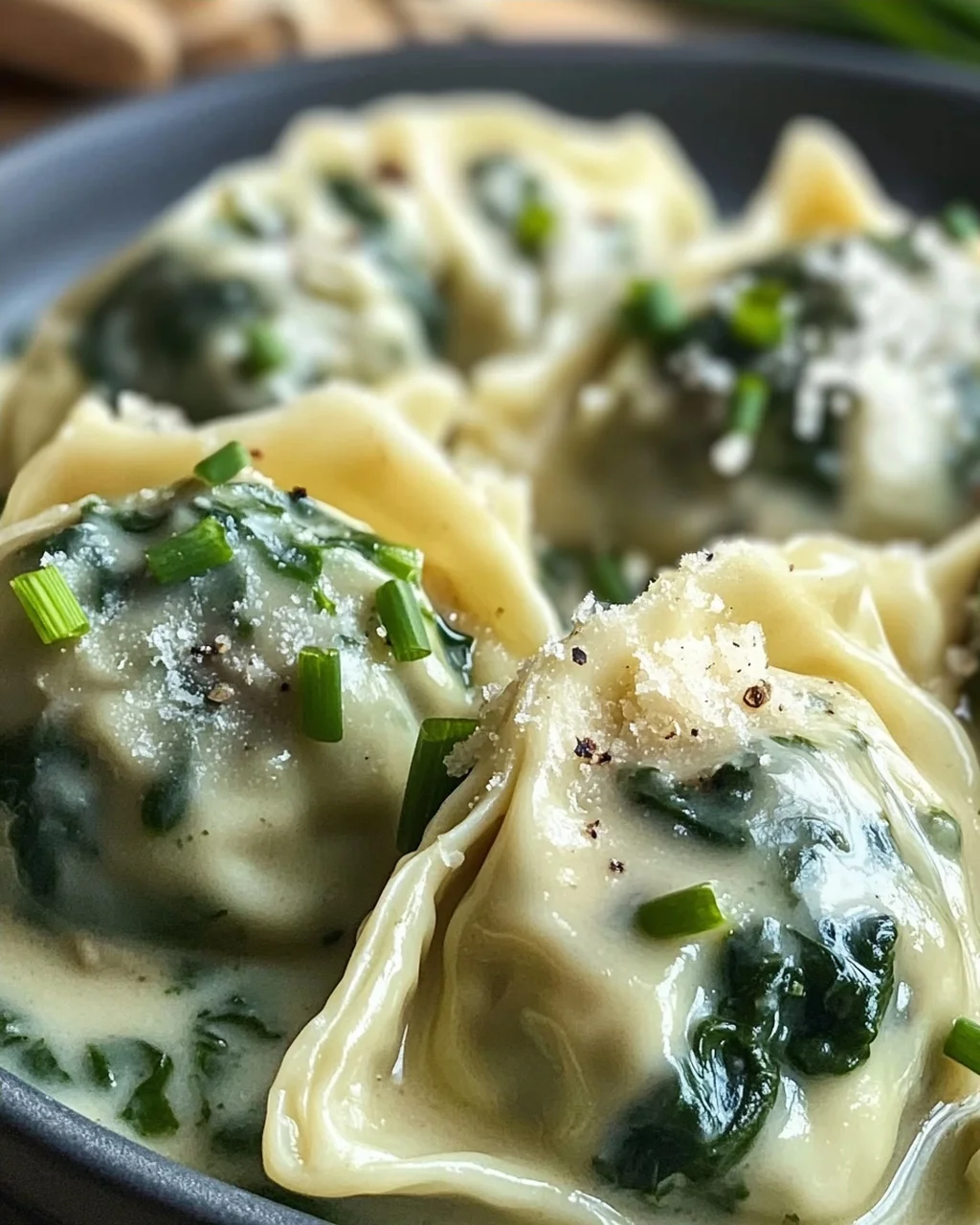 Spinatknödel Rezept: Herzhaft & Einfach selber machen!