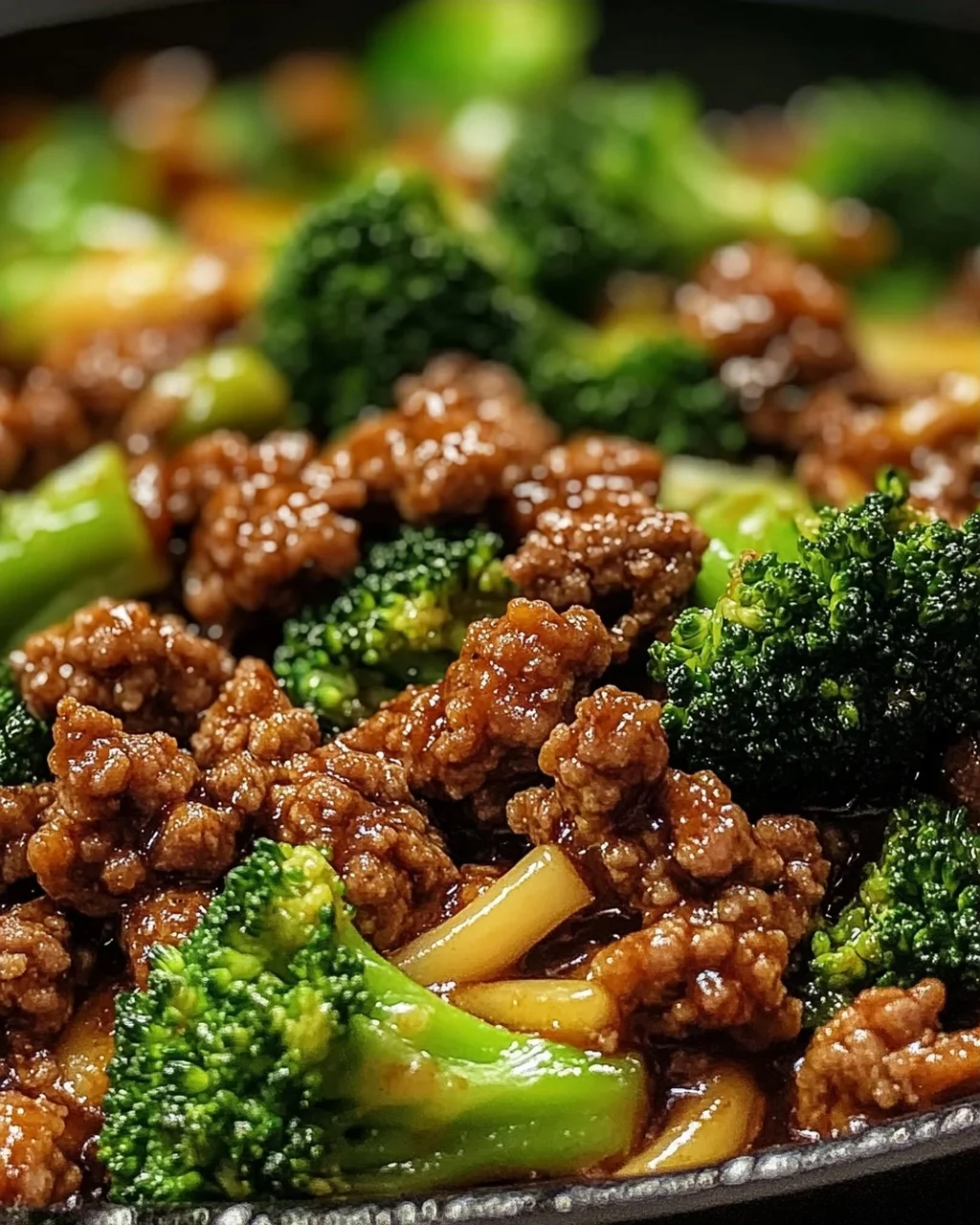 Teriyaki-Hackfleisch-Pfanne mit Brokkoli