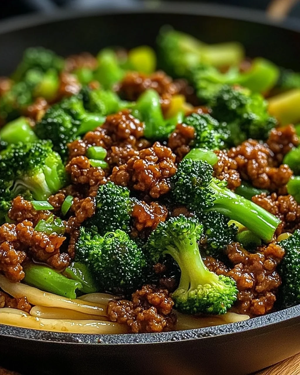 Teriyaki-Hackfleisch-Pfanne mit Brokkoli